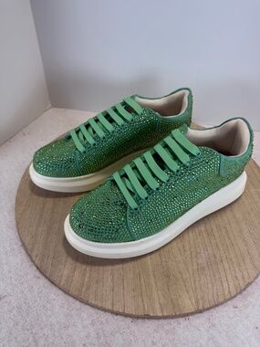 J75 by Jump Sica Womens 10 Green Rhinestone Crystal Platform Sneakers NWOT